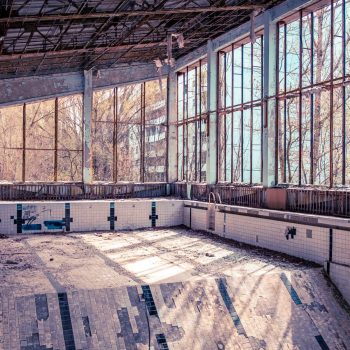 Apleistas Pripetės miesto baseinas. Istorinė kelionė LDK pėdsakais Kijeve su apsilankymu Černobylyje
